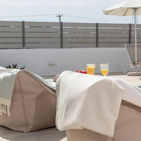 Naxian Lounge Villa