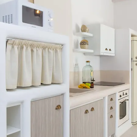 Naxian Lounge * Naxos City