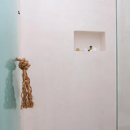 Naxian Lounge * Naxos City