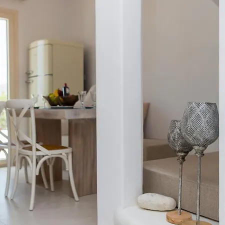 Naxian Lounge * Naxos City