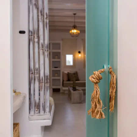 Naxian Lounge * Naxos City