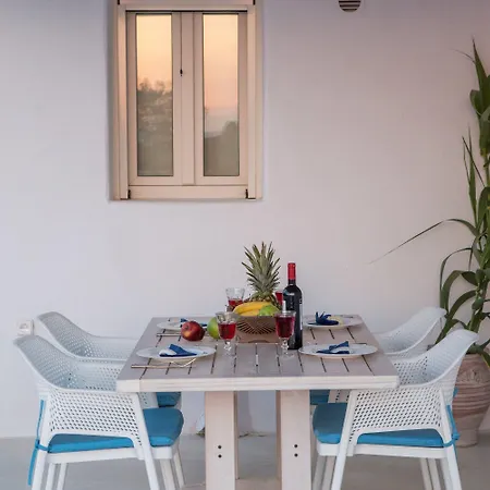 Villa Naxian Lounge *