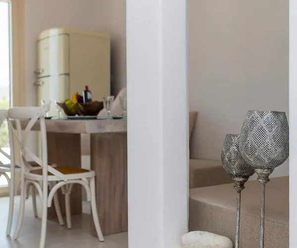 Naxian Lounge * Naxos City