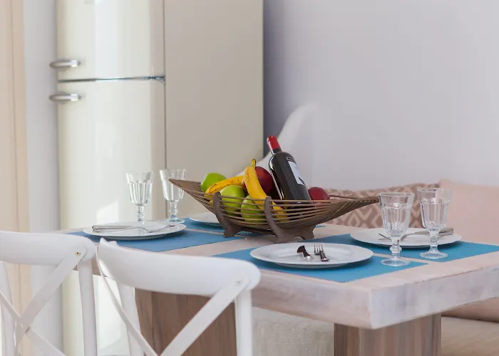 Naxian Lounge * Naxos City