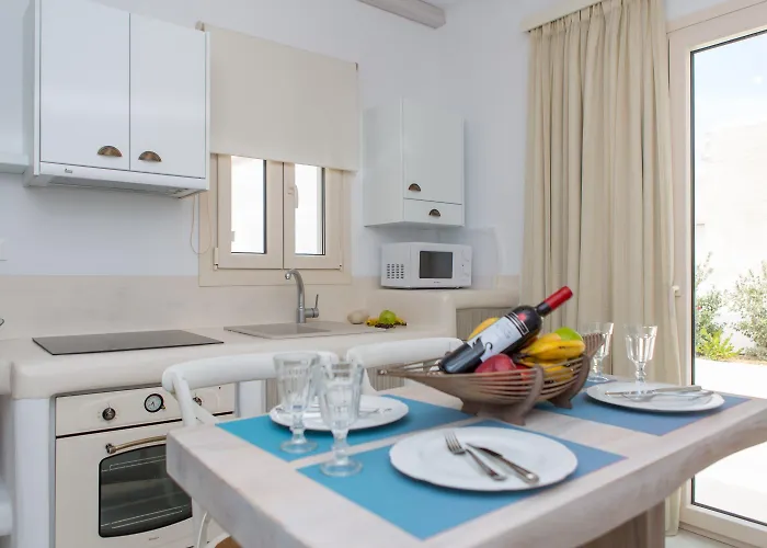 Naxian Lounge * Naxos City